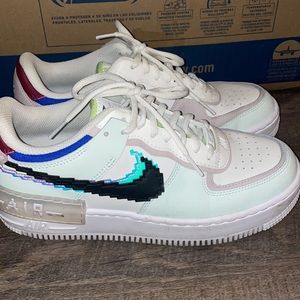 Women’s 8.5 Nike Pixel Air Max